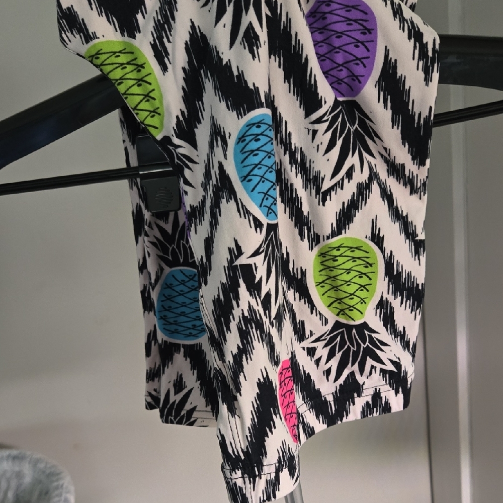 Colorful Pineapple Print Cropped Leggings